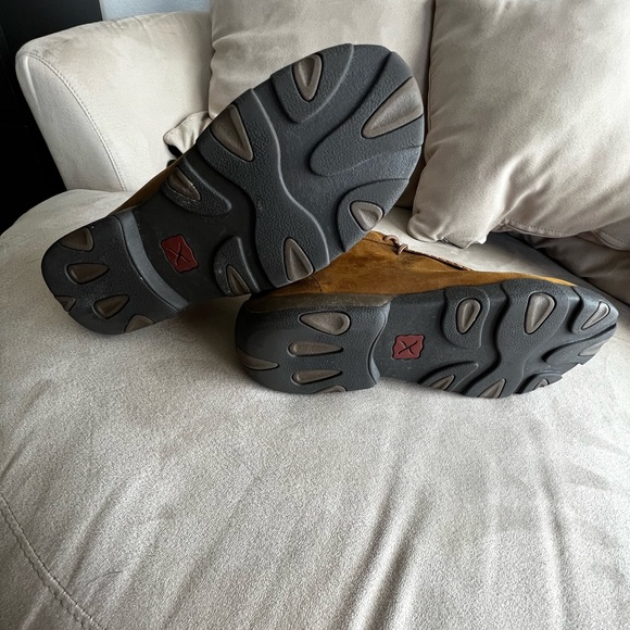 Twisted X Men’s Saddle Chukka Driving Waterproof Shoe - Picture 4 of 4